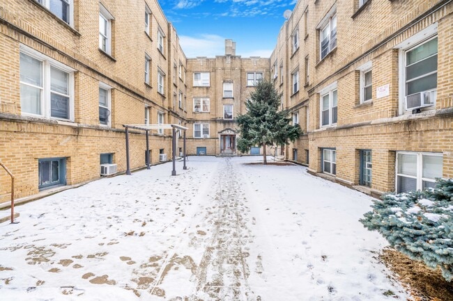 1707 W Wallen Ave in Chicago, IL - Building Photo - Building Photo