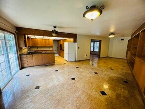 154 E Bartlett Rd in Lynden, WA - Building Photo - Building Photo