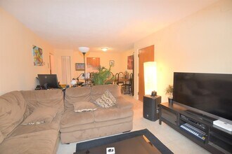 33 Cogswell Ave in Cambridge, MA - Building Photo - Building Photo