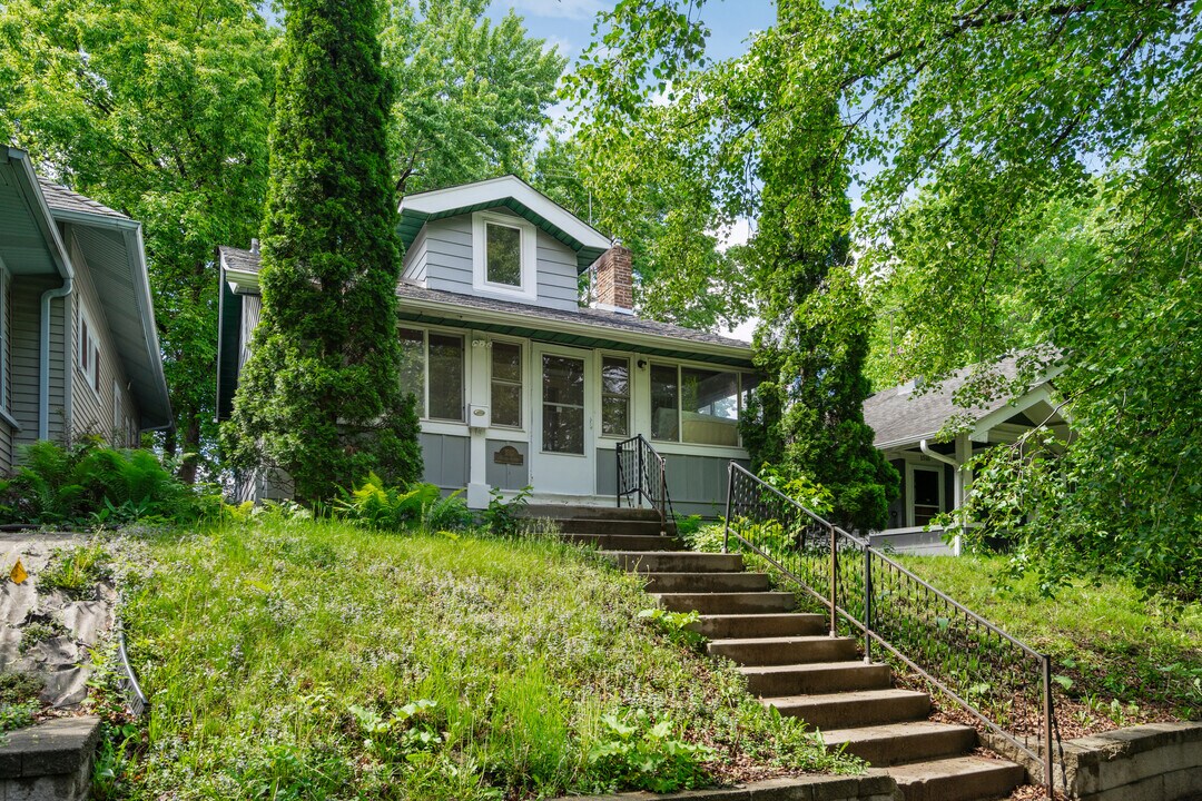 1512 Hague Ave in St. Paul, MN - Building Photo