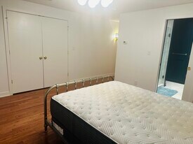 650 Fairway Rd in State College, PA - Building Photo