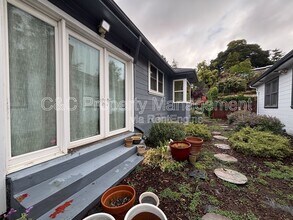 9764 Anza Ave in Oakland, CA - Building Photo - Building Photo