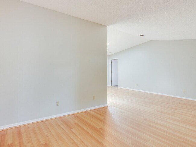 548 Winding Willow Dr in Palm Harbor, FL - Building Photo - Building Photo