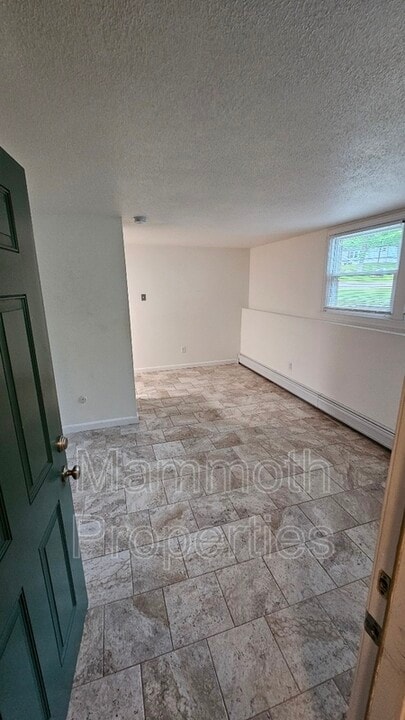 9 Emerald Dr in Barrington, NH - Foto de edificio