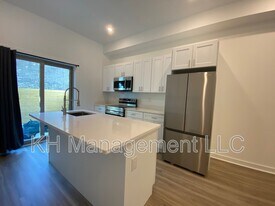 976 N 45th St in Philadelphia, PA - Building Photo