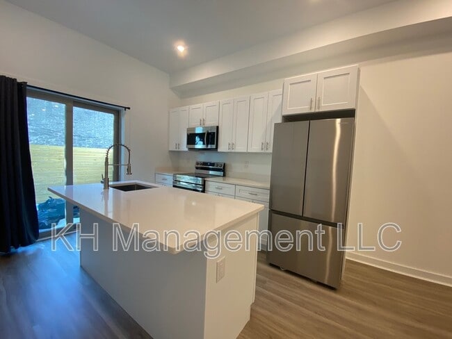 property at 976 N 45th St