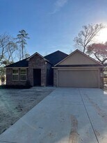 44048 Parker Blvd in Hammond, LA - Building Photo