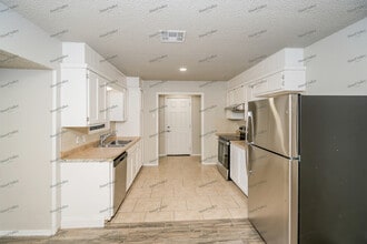 13808 E 32nd Pl in Tulsa, OK - Building Photo - Building Photo