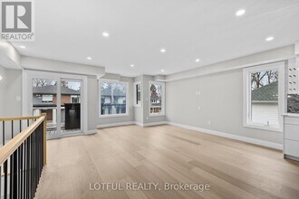 459 Tweedsmuir Ave in Ottawa, ON - Building Photo - Building Photo