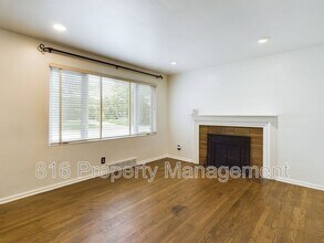 1323 Meadow Lake Terrace in Kansas City, MO - Building Photo - Building Photo