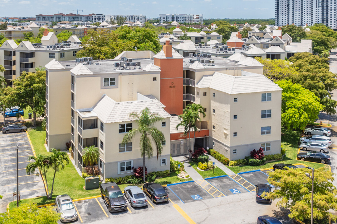 Las Vistas At Doral in Doral, FL - Building Photo