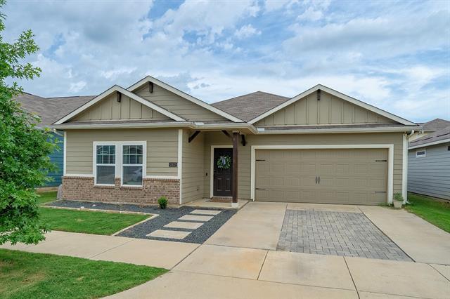 2317 Paxton Way in Denton, TX - Building Photo