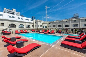Pacific Electric Lofts in Los Angeles, CA - Foto de edificio - Building Photo