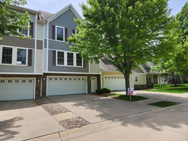property at 15404 Townsend Ave