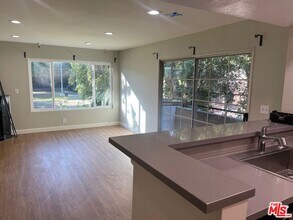 7327 Willoughby Ave in Los Angeles, CA - Building Photo - Building Photo