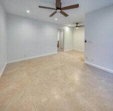202 Ocean Breeze, Unit 12 in Lake Worth Beach, FL - Building Photo - Building Photo