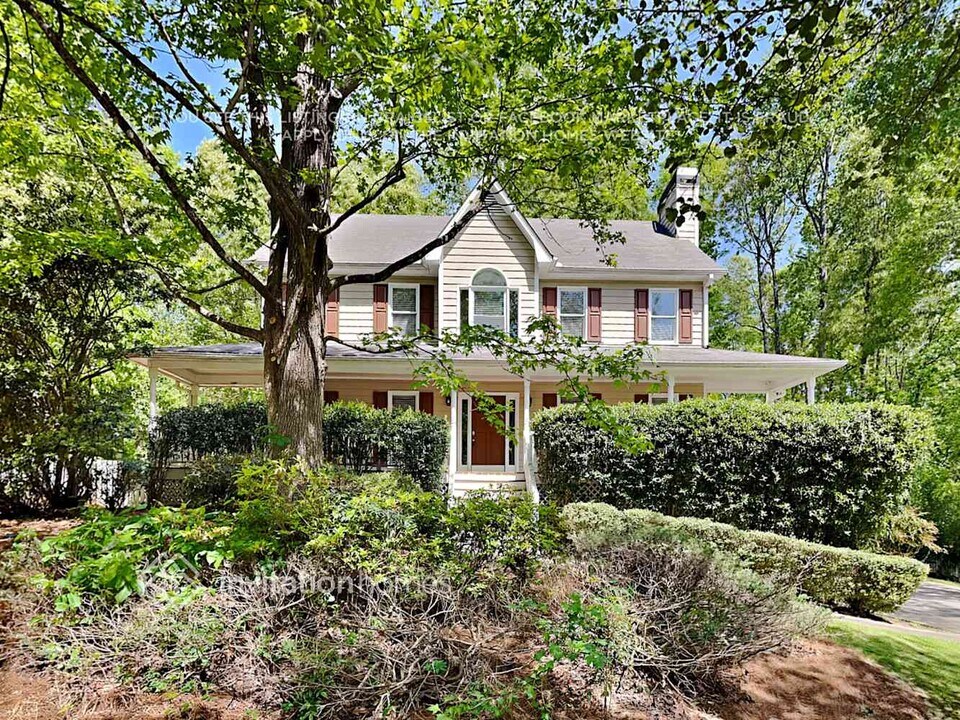 203 Dene Dr in Douglasville, GA - Building Photo