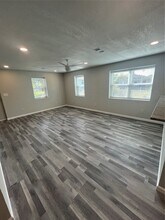 316 E A St in La Porte, TX - Building Photo - Building Photo