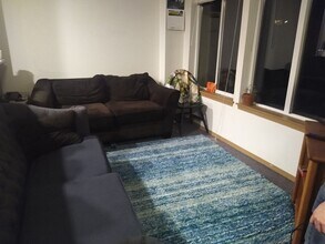 1341 Varsity Pl in Bellingham, WA - Building Photo - Building Photo