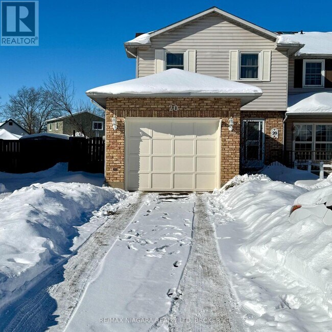 20 Station St in Welland, ON - Building Photo - Building Photo