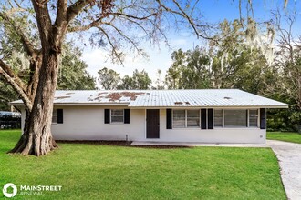 719 Orange Valley Cir in Lakeland, FL - Building Photo - Building Photo