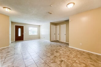 39643 Meadowood Loop in Zephyrhills, FL - Building Photo - Building Photo