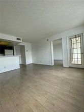 752 Executive Center Dr in West Palm Beach, FL - Building Photo - Building Photo