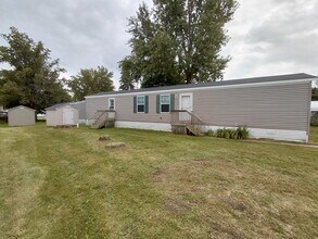 408-22 1/2 22 1/2 St NW in Stewartville, MN - Building Photo - Building Photo