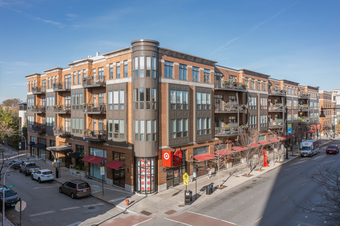 2650 N Clark St in Chicago, IL - Foto de edificio