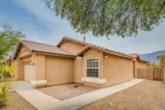 13242 N Lost Artifact Ln in Oro Valley, AZ - Building Photo - Building Photo
