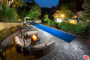 10023 Westwanda Dr in Beverly Hills, CA - Building Photo