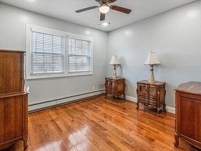 116-01-116221 221st St in Queens, NY - Foto de edificio - Building Photo