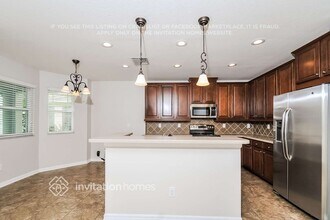 6104 Fishhawk Crossing Blvd in Fish Hawk, FL - Building Photo - Building Photo