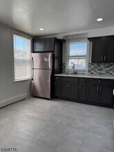 202 Chestnut St-Unit -1 in Roselle, NJ - Building Photo - Building Photo