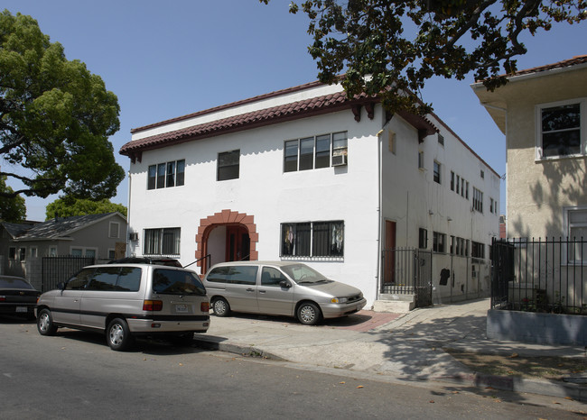 1551 N Serrano Ave in Los Angeles, CA - Building Photo - Building Photo