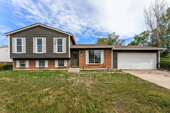 property at 1786 S Waco Ct