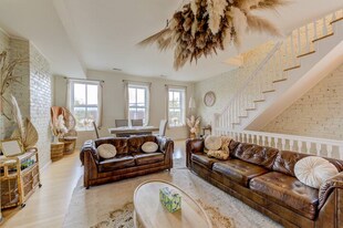 S. S 9th St in St. Louis, MO - Building Photo