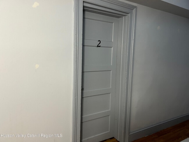 136 Warren St in Hudson, NY - Building Photo - Building Photo