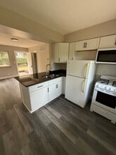 2010 Adelaide Blvd in Akron, OH - Building Photo - Building Photo