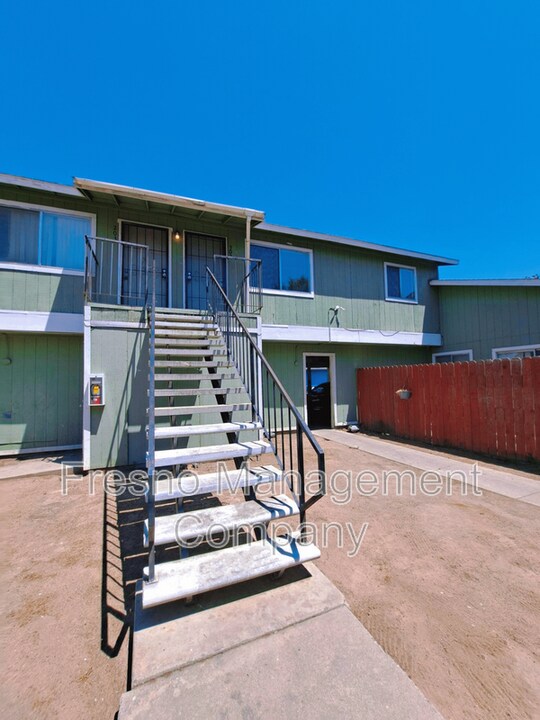 4817 E Lane Ave in Fresno, CA - Building Photo