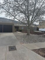 2724 Marie Park Dr NE in Albuquerque, NM - Building Photo