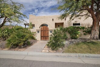 53740 Avenida Navarro in La Quinta, CA - Building Photo - Building Photo