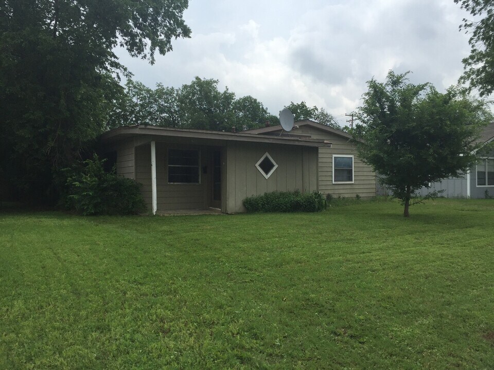 2906 Birch Park Dr in Richland Hills, TX - Foto de edificio