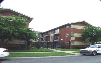 14121 S Stewart Ave Apartamentos