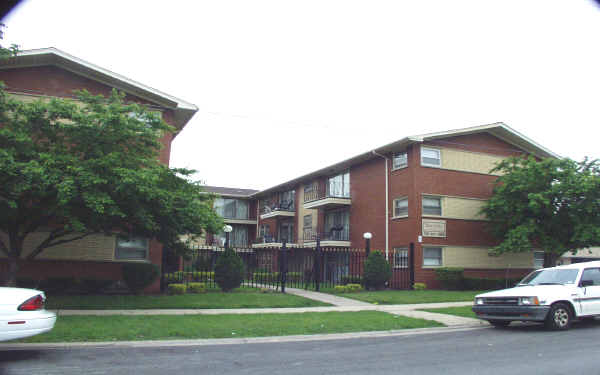 14121 S Stewart Ave in Riverdale, IL - Foto de edificio