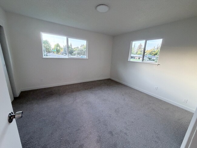 property at 2 Starglow Cir