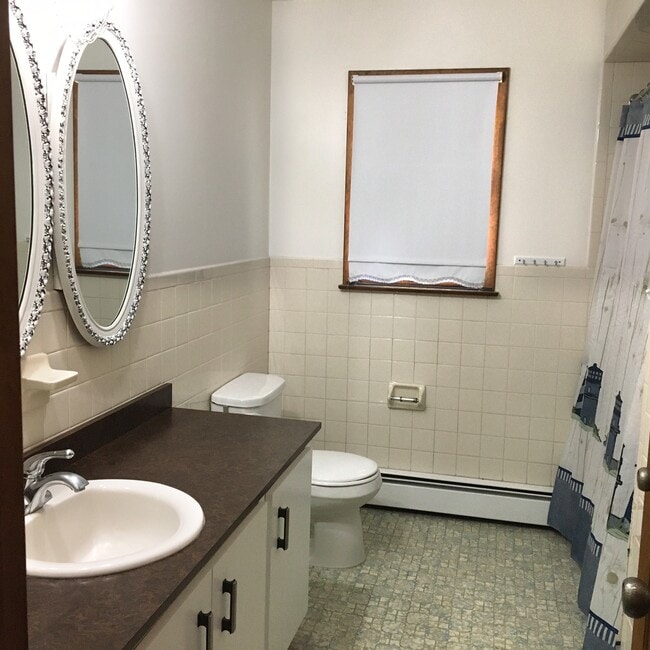 193 Banta Ave, Unit apartment 2nd FL, Unit apartment 2nd FL