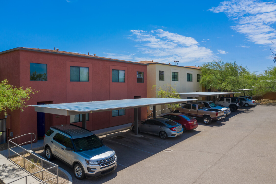 Casa Belleza Townhomes in Tucson, AZ - Foto de edificio