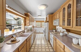 812 Central Ave in Alameda, CA - Building Photo - Building Photo