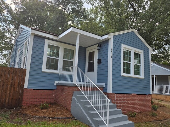 property at 2801 Oak St